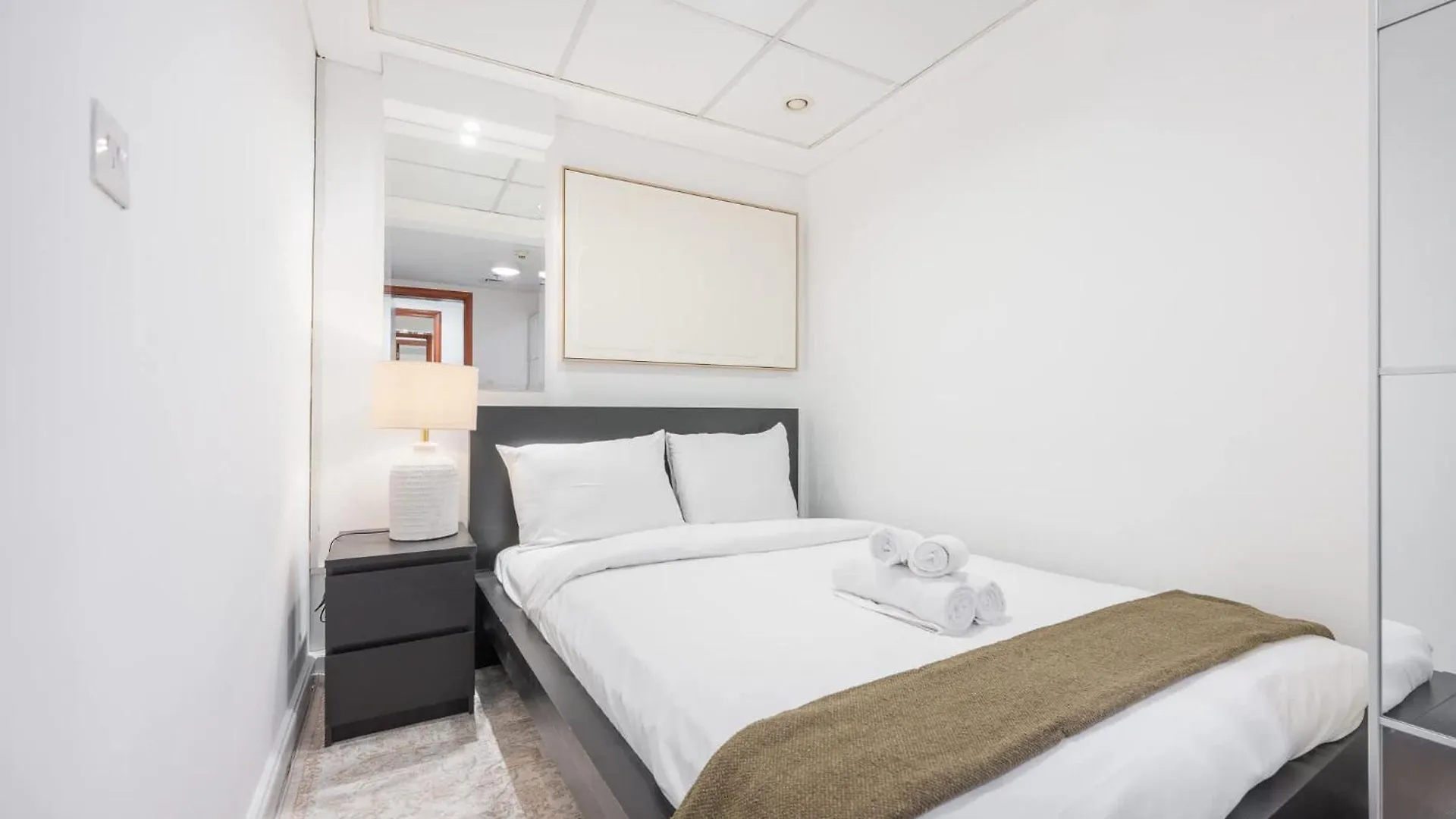 Well-Furnished 3 Bedroom In Park Towers Difc Dubai