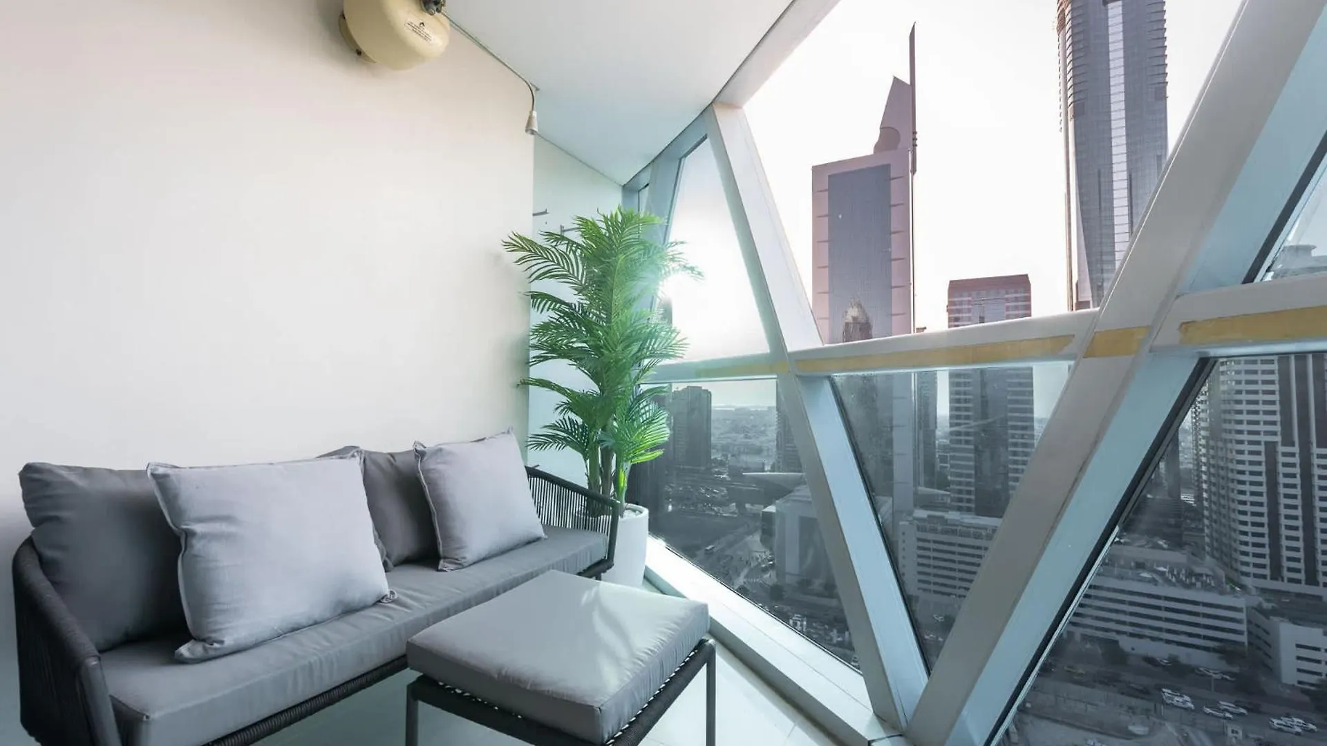 Apartment Well-Furnished 3 Bedroom In Park Towers Difc Dubai United Arab Emirates