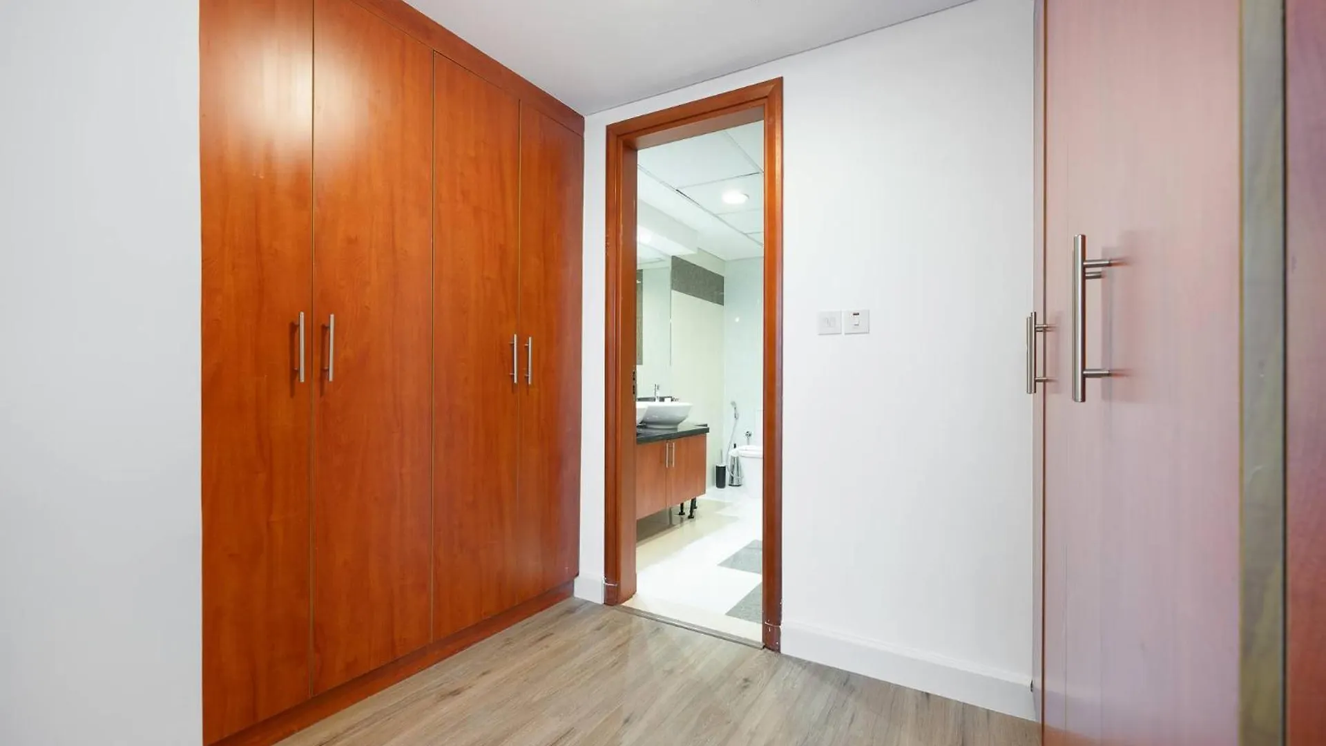 Well-Furnished 3 Bedroom In Park Towers Difc Dubai United Arab Emirates