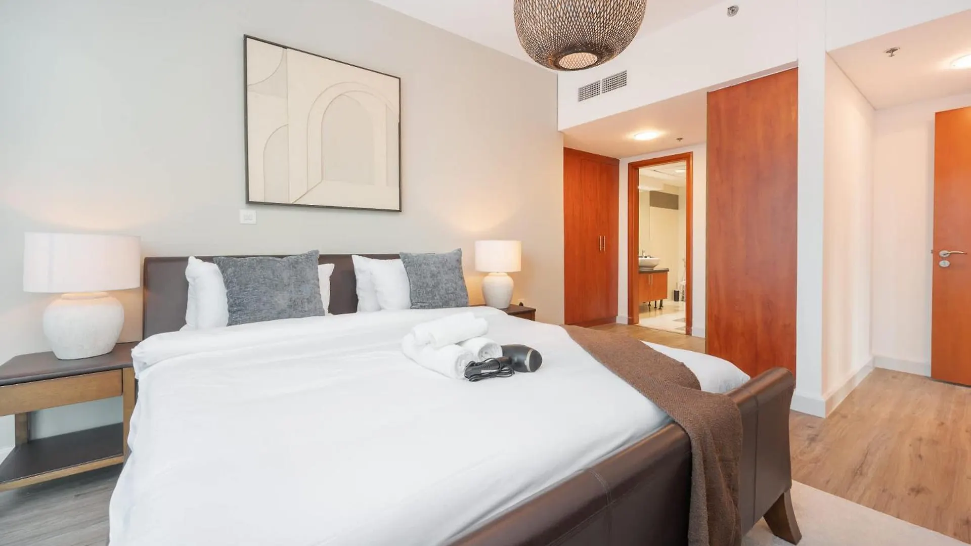 Apartment Well-Furnished 3 Bedroom In Park Towers Difc Dubai
