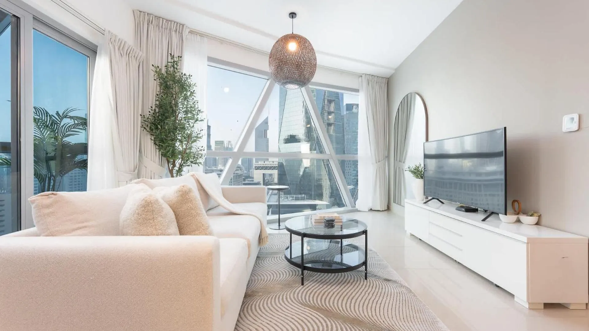 Well-Furnished 3 Bedroom In Park Towers Difc Dubai Apartment