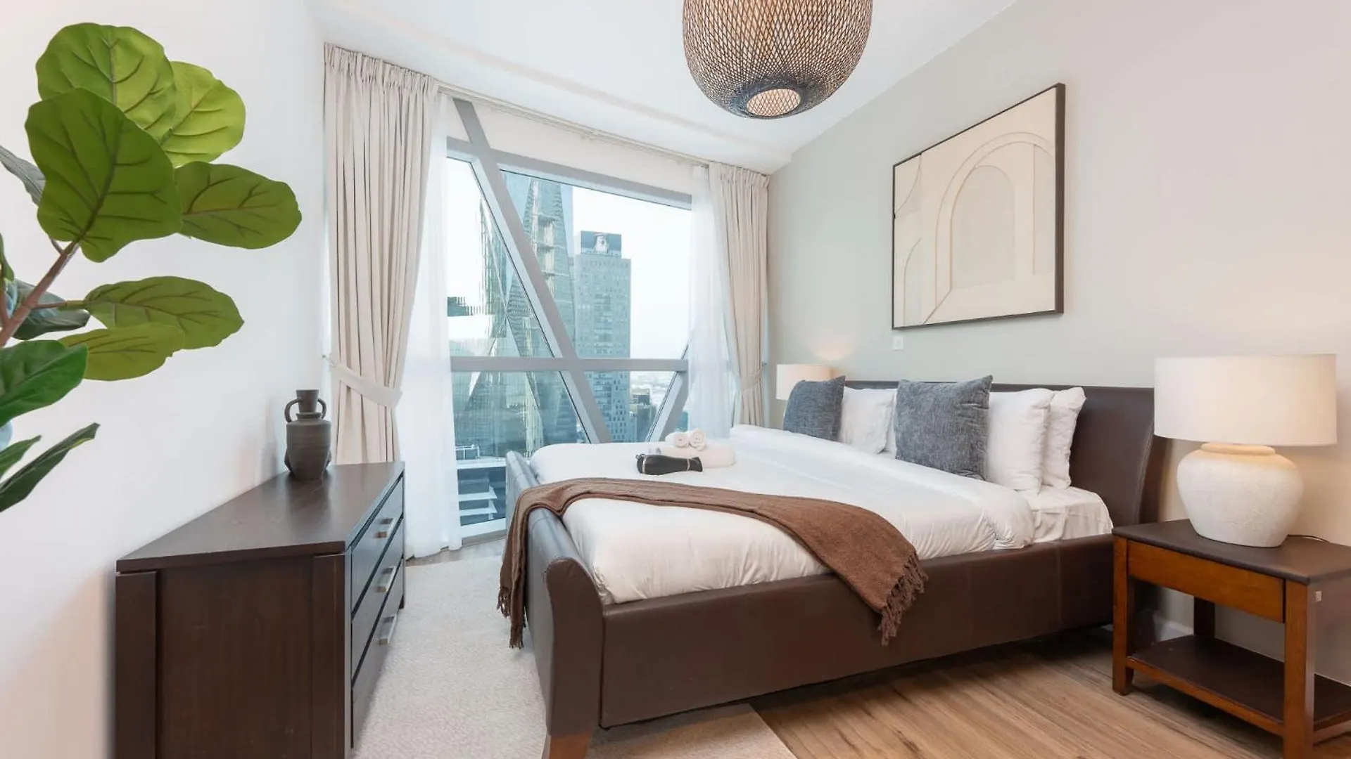 Well-Furnished 3 Bedroom In Park Towers Difc Dubai